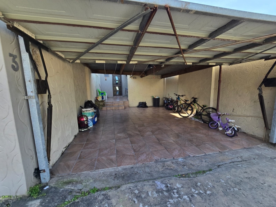 3 Bedroom Property for Sale in Amalinda North Eastern Cape